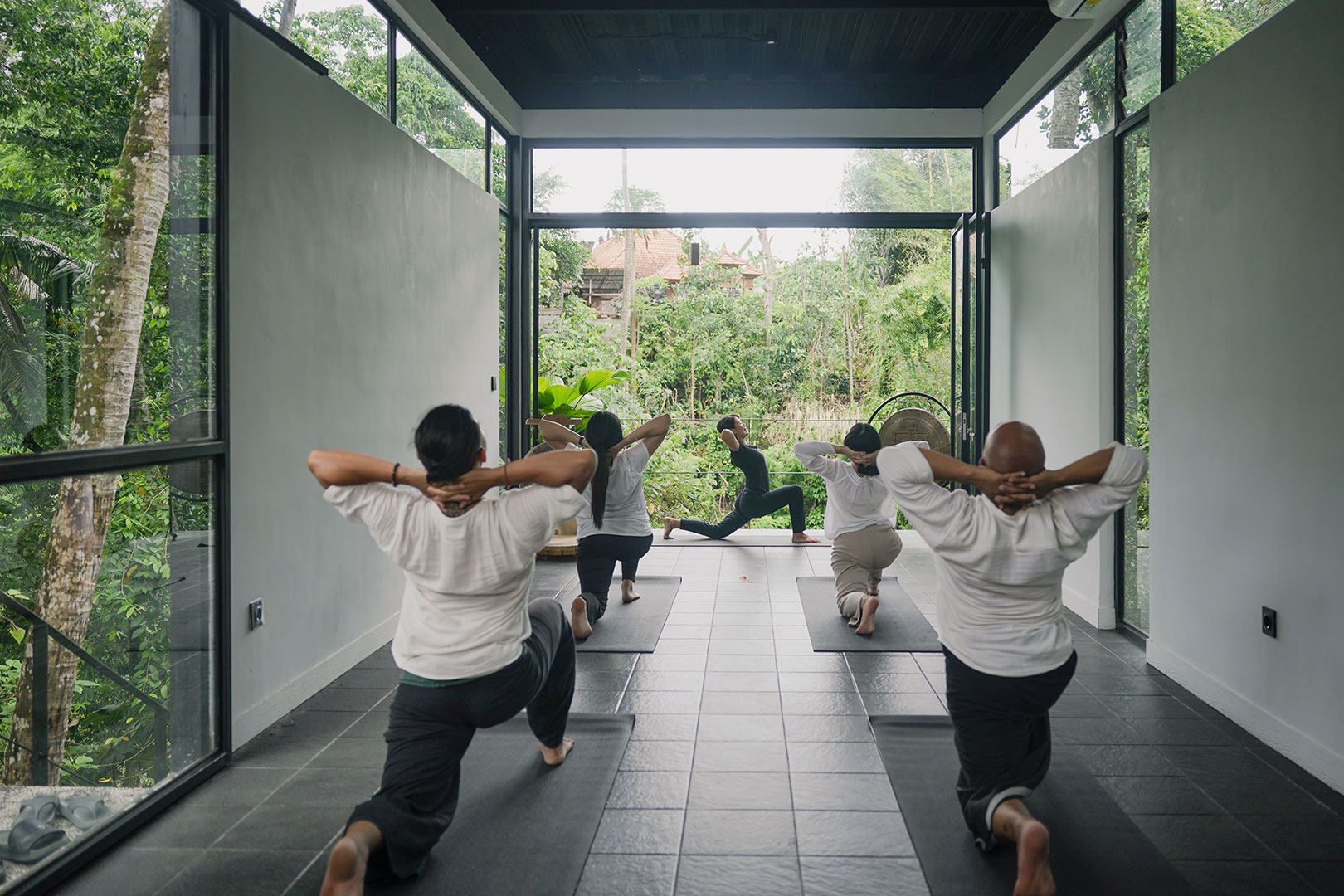 Gentle-Yoga-Sandra-5